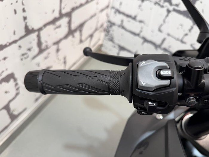 2025 Suzuki GSX-8R GSX-R Black