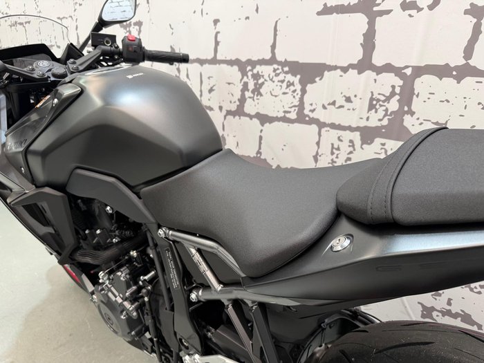 2025 Suzuki GSX-8R GSX-R Black