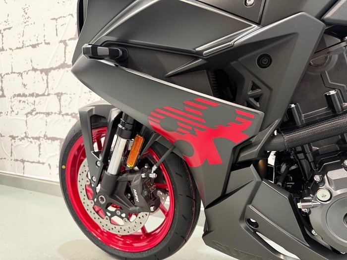 2025 Suzuki GSX-8R GSX-R Black