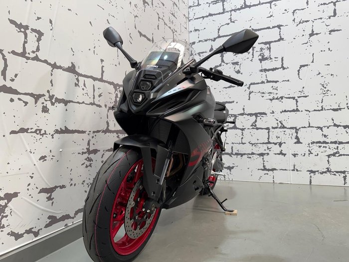 2025 Suzuki GSX-8R GSX-R Black