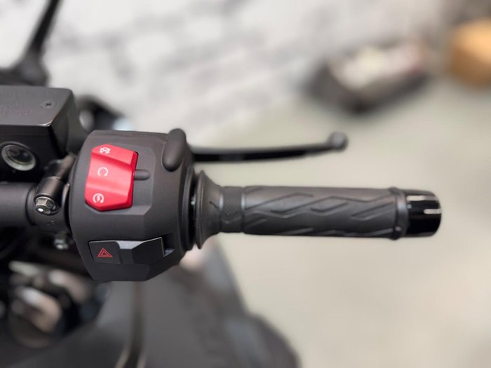 2025 Suzuki GSX-8R GSX-R Black