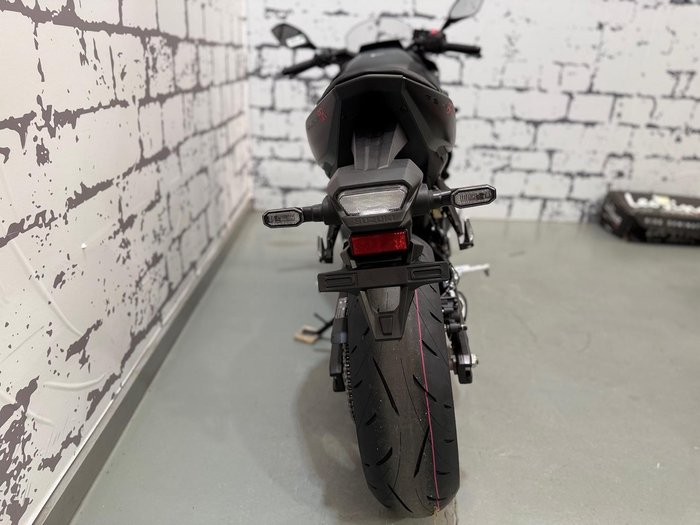 2025 Suzuki GSX-8R GSX-R Black