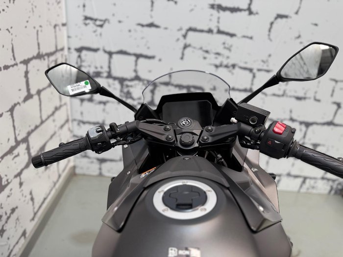 2025 Suzuki GSX-8R GSX-R Black