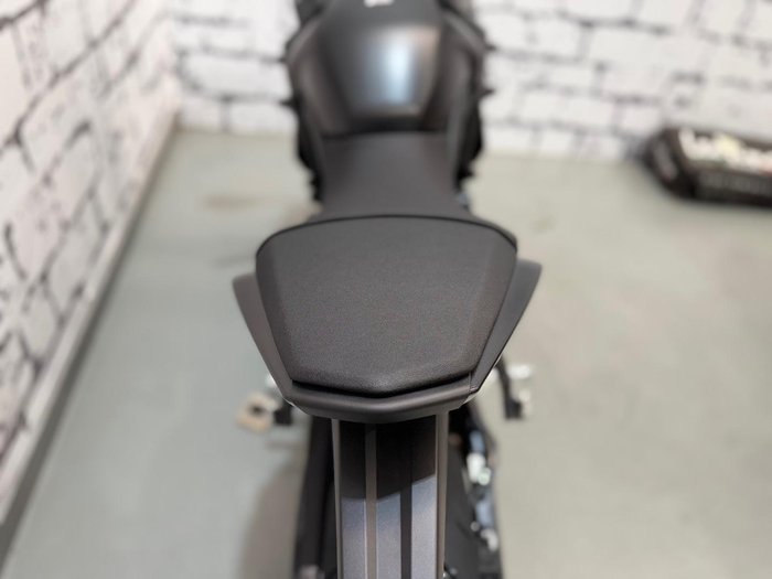 2025 Suzuki GSX-8R GSX-R Black