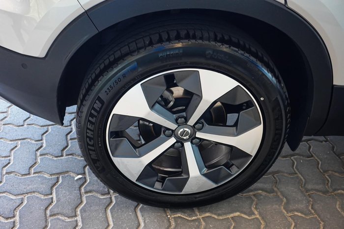 2023 Volvo XC40 Ultimate B4 Bright