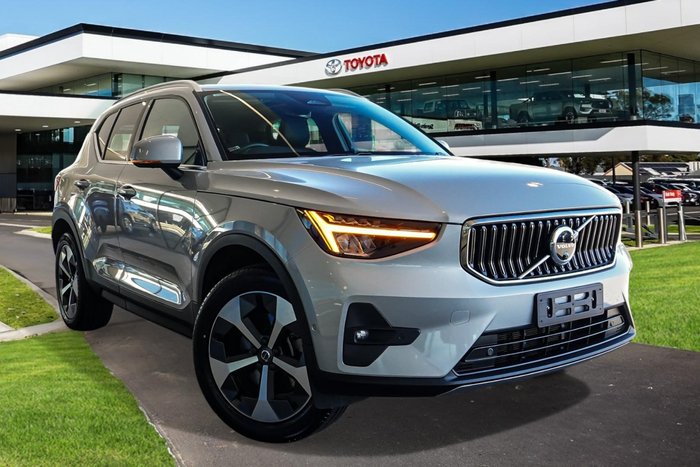 2023 Volvo XC40 Ultimate B4 Bright