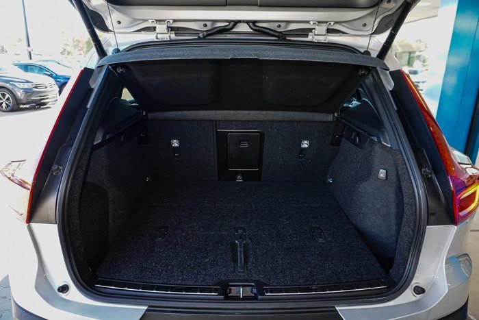 2023 Volvo XC40 Ultimate B4 Bright