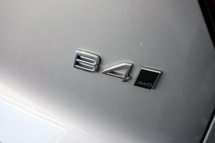 2023 Volvo XC40 Ultimate B4 Bright