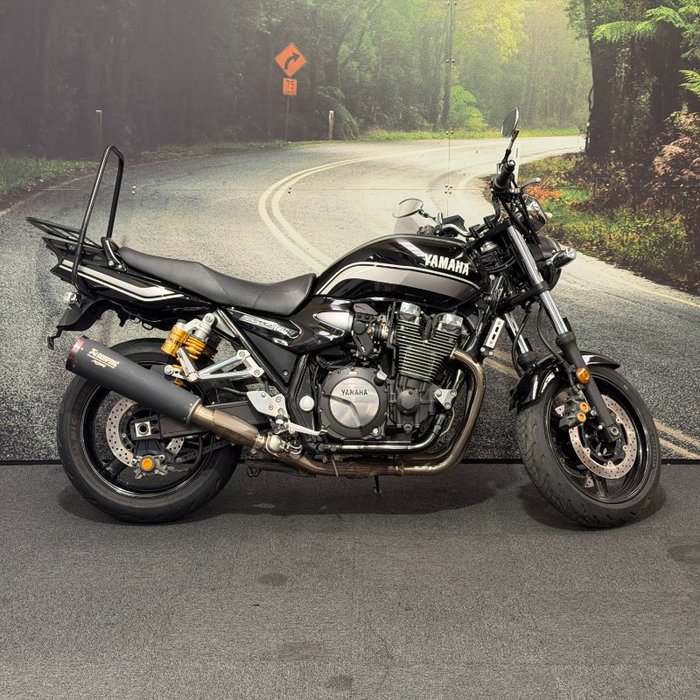 2013 Yamaha XJR1300 Black