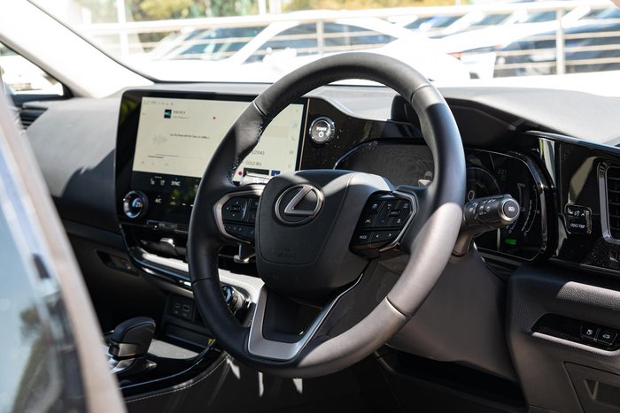 2025 Lexus NX 450h+ Luxury