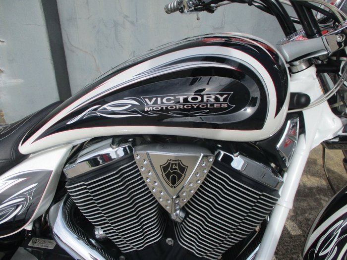 2013 VICTORY JACKPOT WHITE