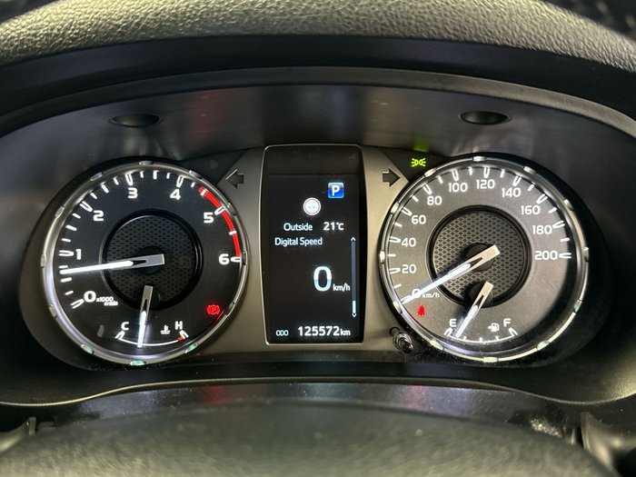 2021 Toyota Hilux SR5