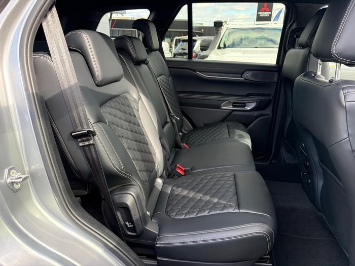 2025 Ford Everest Platinum