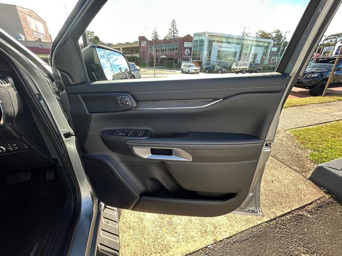 2025 Ford Everest Platinum