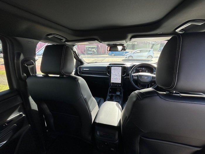 2025 Ford Everest Platinum