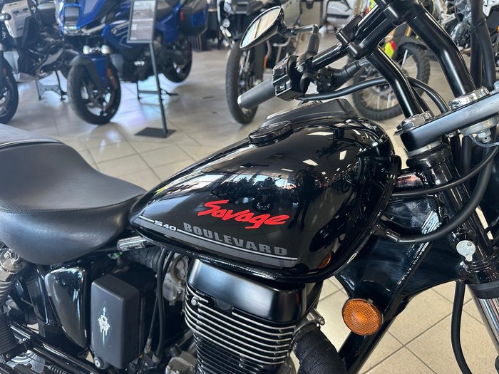 2017 Suzuki Boulevard S40 (LS650) Boulevard Black