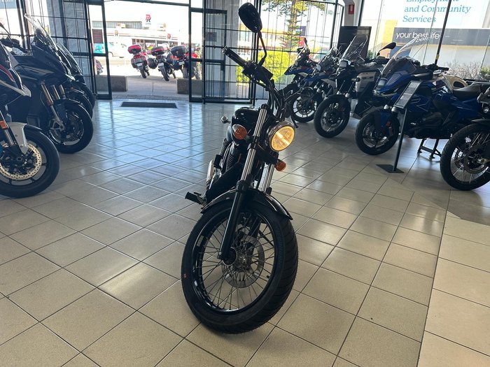2017 Suzuki Boulevard S40 (LS650) Boulevard Black