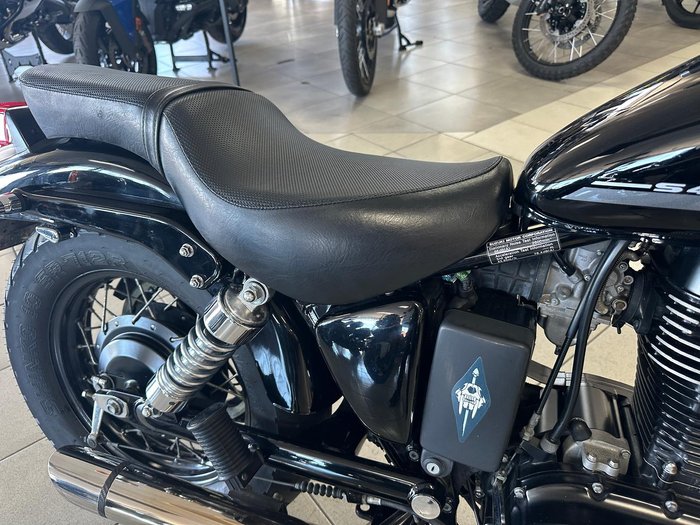 2017 Suzuki Boulevard S40 (LS650) Boulevard Black
