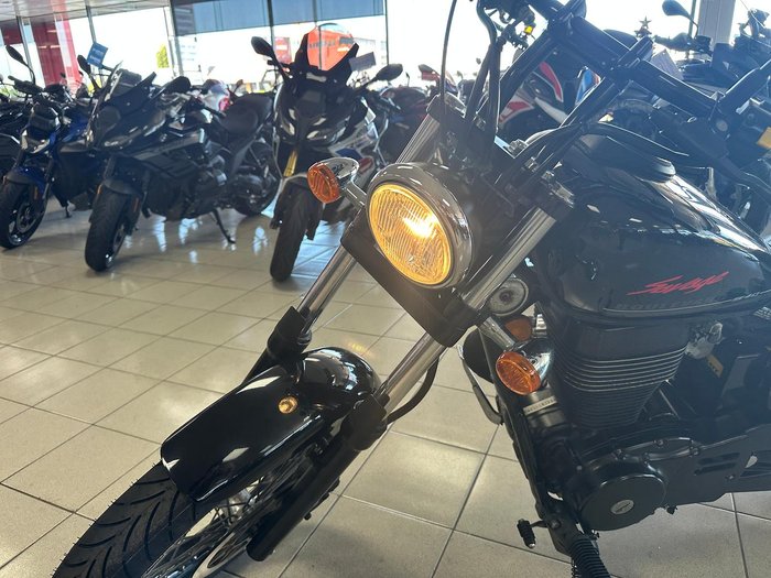 2017 Suzuki Boulevard S40 (LS650) Boulevard Black