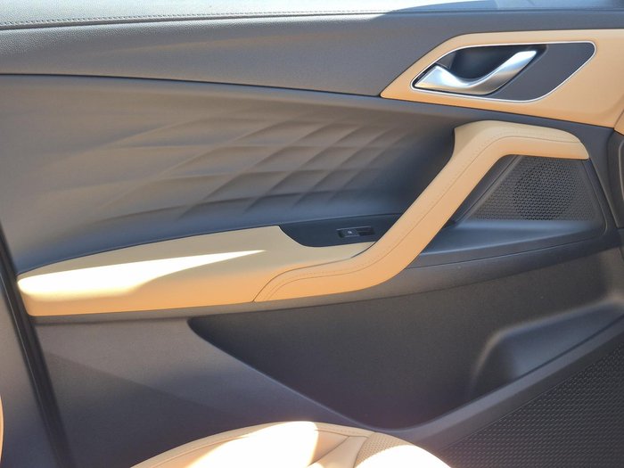 2025 MG HS Essence AS33 MY25 Pearl White