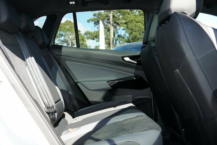 2025 Volkswagen ID.4 Pro