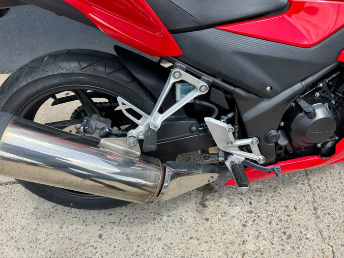 2015 Honda CBR300R RED/WHITE