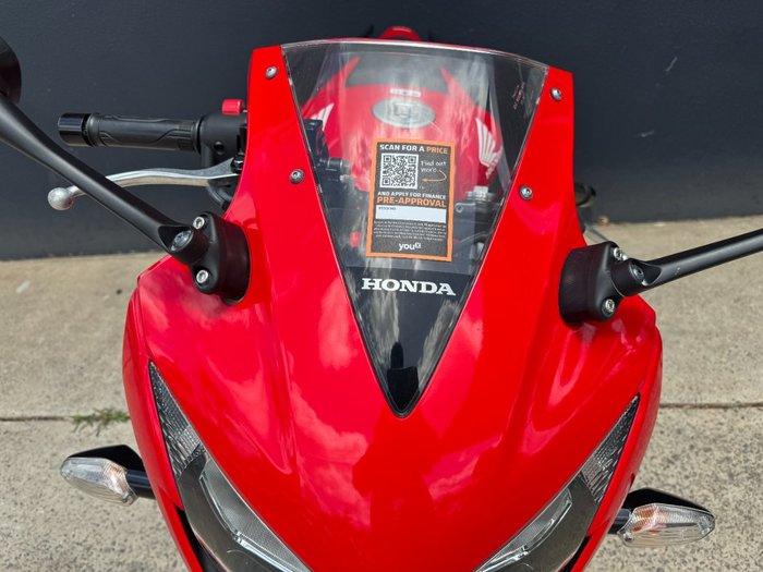 2015 Honda CBR300R RED/WHITE