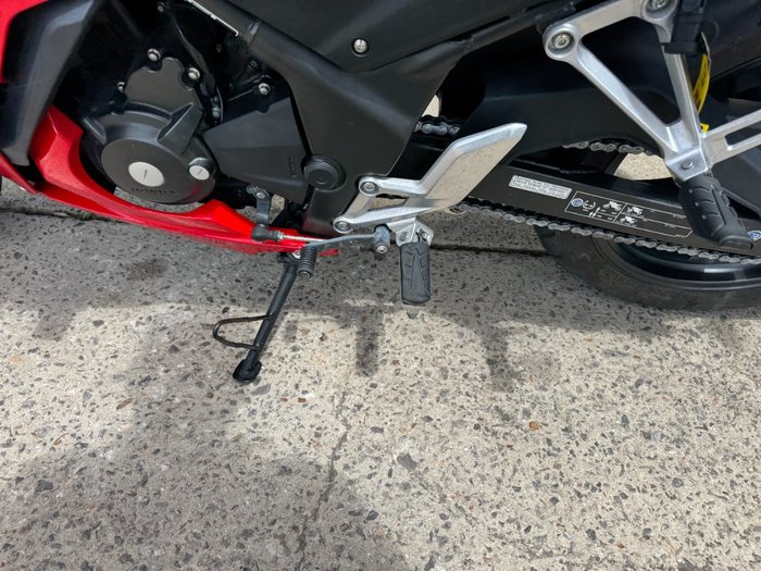 2015 Honda CBR300R RED/WHITE