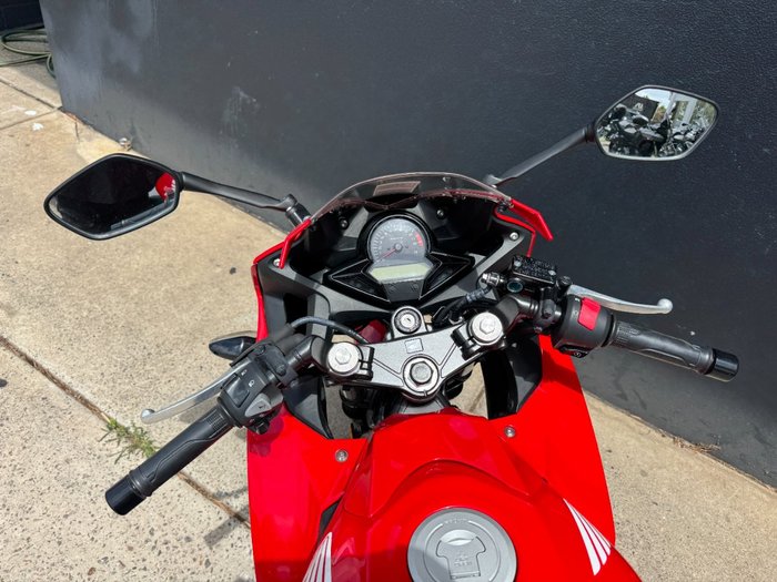 2015 Honda CBR300R RED/WHITE