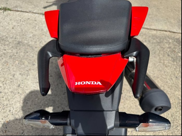 2015 Honda CBR300R RED/WHITE