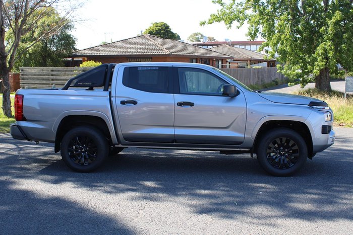 2025 Mitsubishi Triton GLX-R