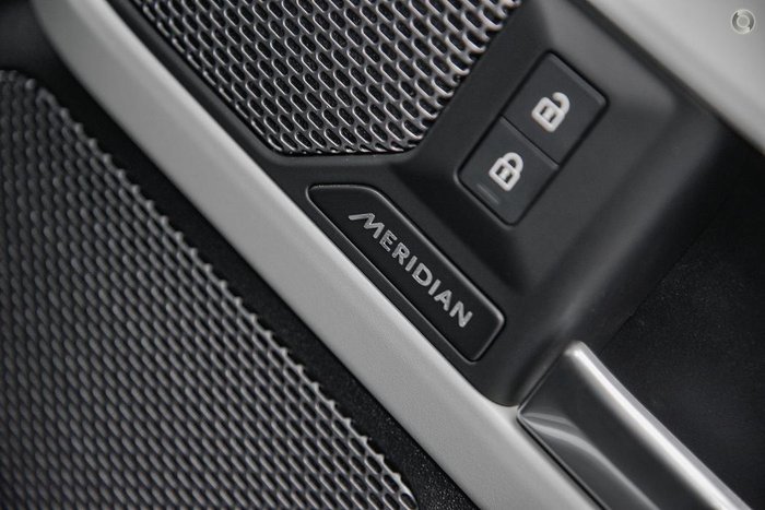 2024 Land Rover Defender 110 P400e X-Dynamic HSE