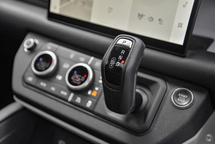 2024 Land Rover Defender 110 P400e X-Dynamic HSE