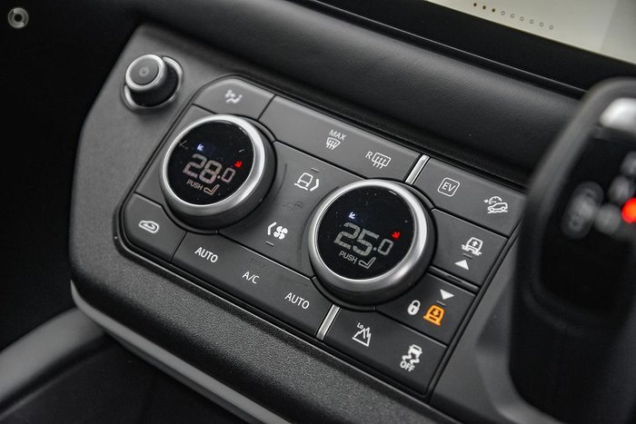 2024 Land Rover Defender 110 P400e X-Dynamic HSE