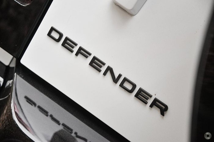 2024 Land Rover Defender 110 P400e X-Dynamic HSE