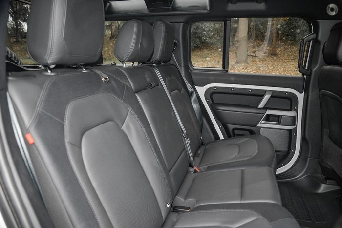 2024 Land Rover Defender 110 P400e X-Dynamic HSE