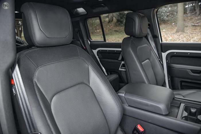 2024 Land Rover Defender 110 P400e X-Dynamic HSE