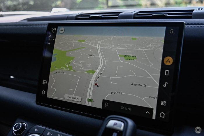 2024 Land Rover Defender 130 D300 X-Dynamic SE