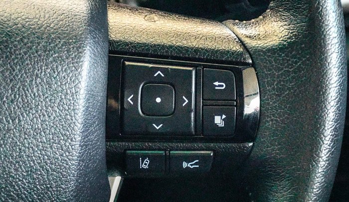 2020 Toyota Hilux SR5