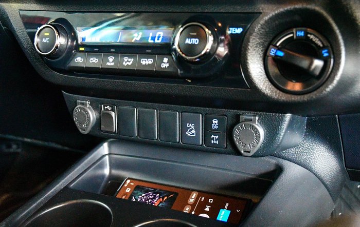 2020 Toyota Hilux SR5