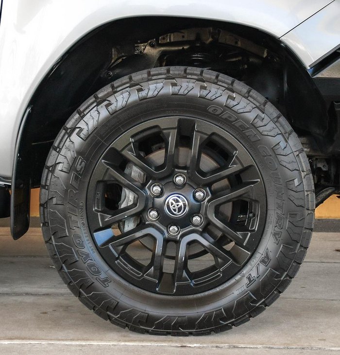 2020 Toyota Hilux SR5