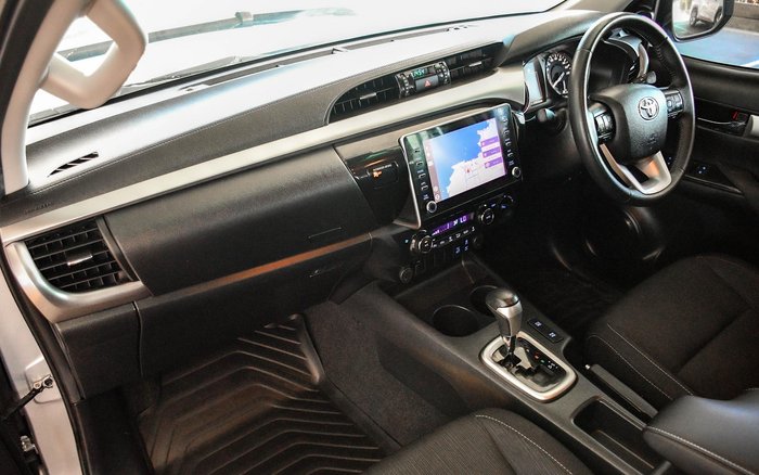 2020 Toyota Hilux SR5