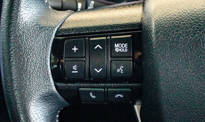 2020 Toyota Hilux SR5