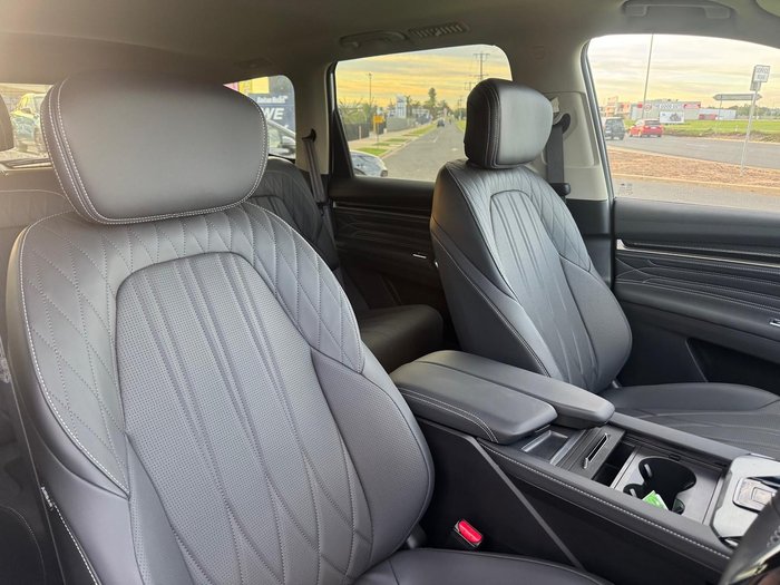 2025 LDV D90 Executive