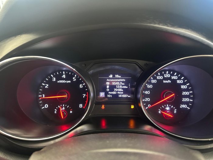 2018 Kia Carnival S YP MY19 Silky Silver