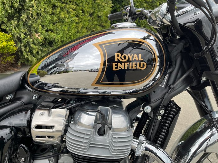 2025 Royal Enfield CLASSIC 650 Black