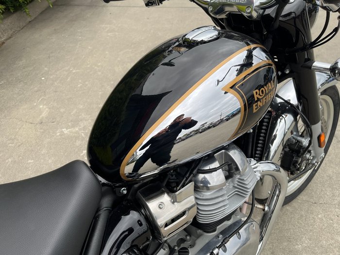 2025 Royal Enfield CLASSIC 650 Black