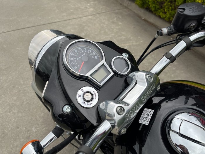 2025 Royal Enfield CLASSIC 650 Black