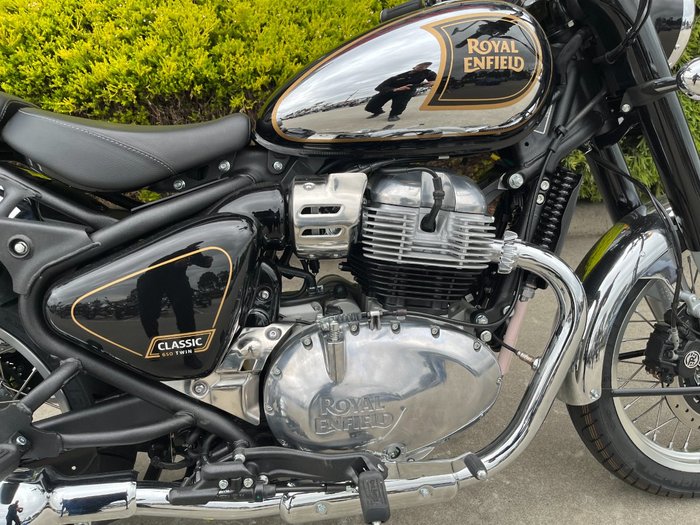 2025 Royal Enfield CLASSIC 650 Black