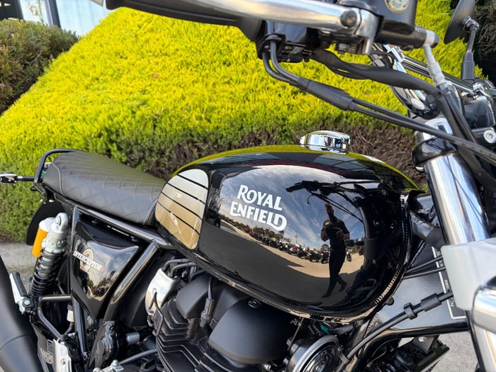 2026 Royal Enfield INTERCEPTOR 650 E5 CLASSIC Black